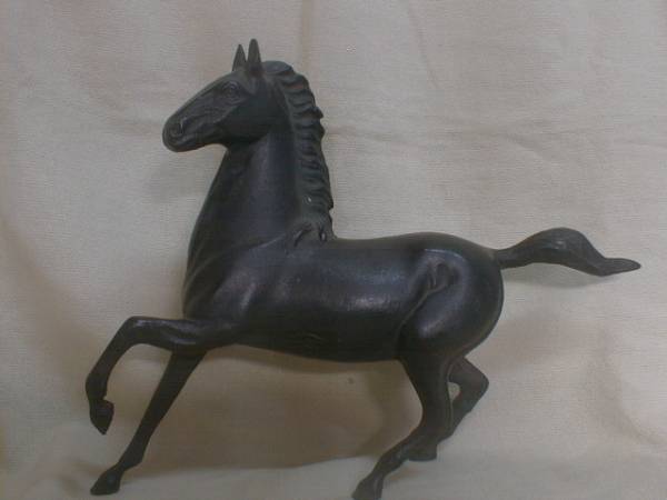 鋳鉄製　優しい馬　28x35cm　3kg　福徳縁起飾り置物　干支　午_画像2