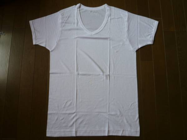 大人気　残り１枚　新品 半袖V首Tシャツ Mサイズ アンダーシャツ 切手 ハガキ可能_画像2