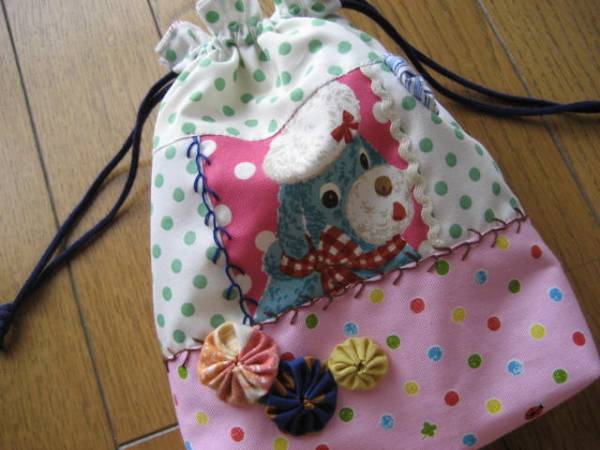 ★ハンドメイド　巾著　プードル　ヨーヨーキルト　刺繍　水玉