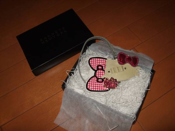 新品即決○バーニーズ扱Viva　Heart×キティコラボティーホルダー??
