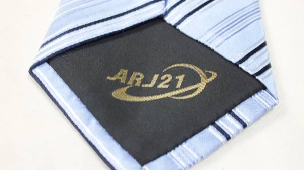 ARJ21* сделано в Китае . покупатель самолет * галстук 