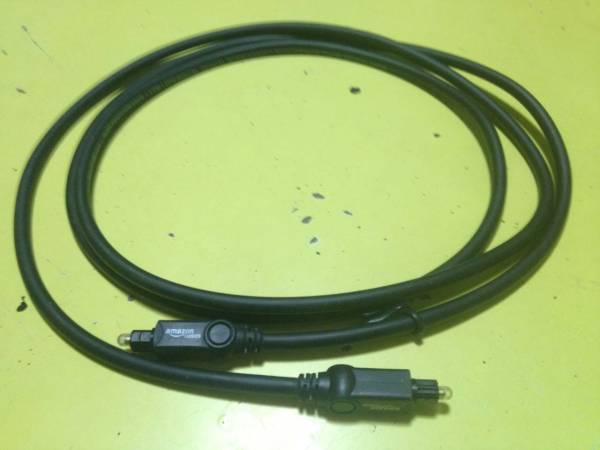  optical digital cable * circle *1.8m* condition excellent * audio 