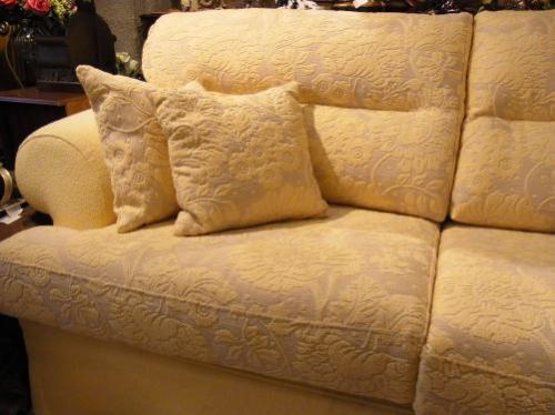 * new goods * high class * Spain made * sofa * ivory *3 seater .*