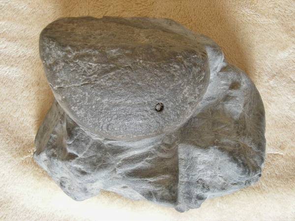 { suiseki st * scenery stone }* ash * tea # left right 17cm/2.5kg