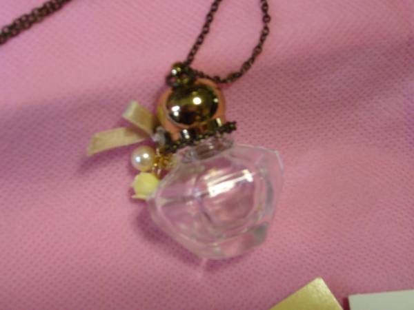  L'Est Rose * Paris * perfume bin pendant ( tag attaching )②
