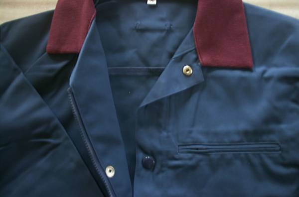 【激安店】　 作業服（紺色）Ｓサイズ ・３着で　(日本製)・新品未使用品_画像3