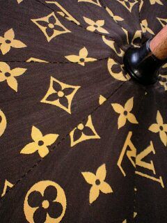 送料無料 LOUIS VUITTON/ルイヴィトン/モノグラム柄傘 送料無料 LOUIS VUITTON/ルイヴィトン/モノグラム柄傘
