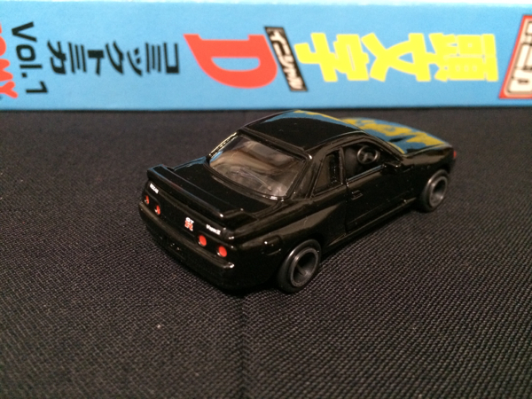 コミックトミカVol 1 イニシャル頭文字D R-32 GTR スカイライン コミックトミカVol 1 イニシャル頭文字D R-32 GTR スカイライン