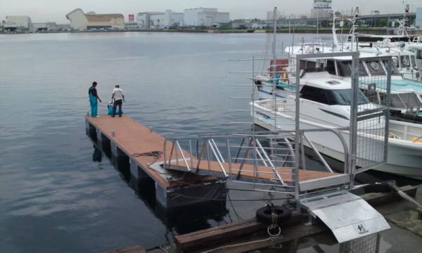 「浮桟橋　ポンツーン　【検　モーターボート　クルーザー　ヨット】格安」の画像1