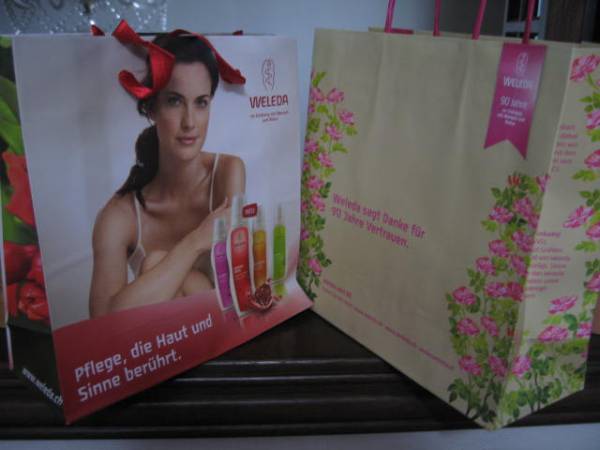 veredaweleda paper made shopping bag / shopping bag / present packing 