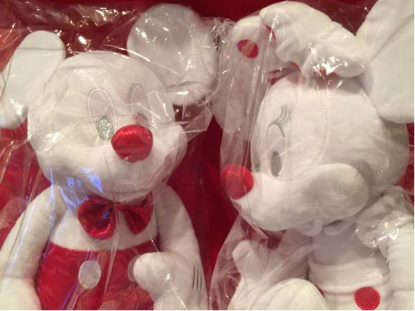 2013 year [ Mickey & minnie ] white VERSION [ limited goods ]{ store exhibition goods } tag attaching / present condition reality goods delivery 