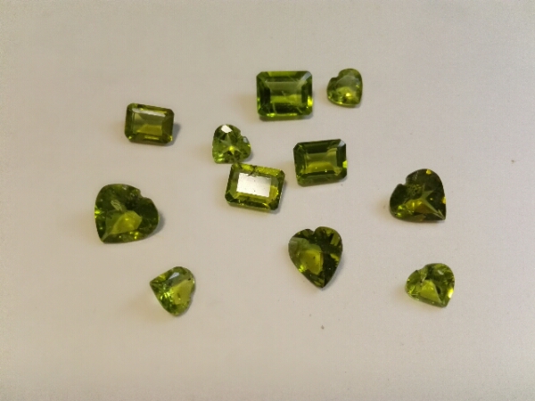 ファッションなデザイン 天然ペリドット20ct まとめ11pcsルース 4093 ペリドット