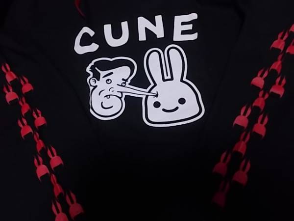 送料無料 新品 cune キューン ロンT Tシャツ 黒XL 天狗 うさぎ_画像1