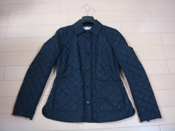 フェラガモ紺色キルティングジャケット（超美品）