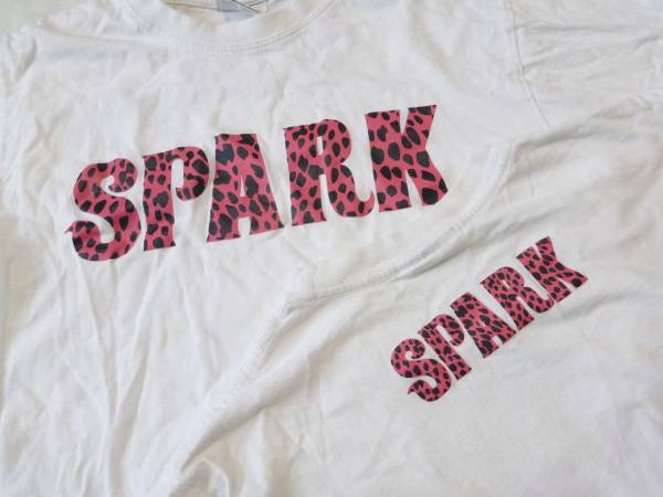 人気ブランドSPARKスパーク　白半袖Ｔシャツ　ピンク豹柄文字　レオパード　Ｍ_画像2