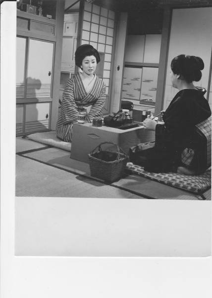 b1963　山本富士子　美品スナップ写真①_画像1