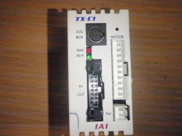 I003-12 IAI製コントローラ　TX-C1_画像1