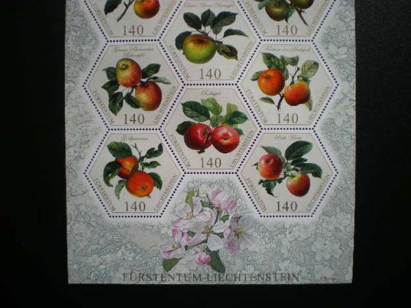 リヒテンシュタイン発行 自生のリンゴの品種切手 ８種シートレット ＮＨ 未使用_画像2