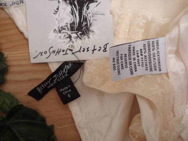  new goods unused *betsi- Johnson * silk 100% frill Bear One-piece dress 6