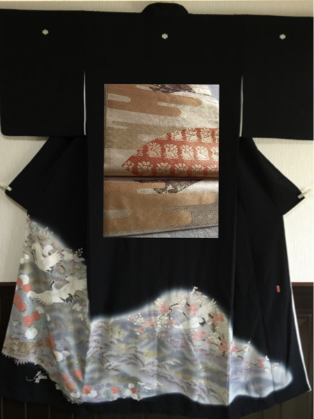【黒留袖 袋帯セット】品のある松竹梅 鶴 繁菱文紗綾形 身丈155_画像1