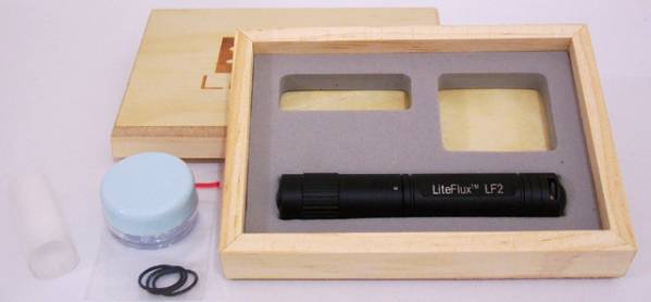 【新品】　LiteFlux LF2 上級フラッシュライト・ファン/コレクター向け