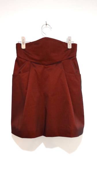 ヴィヴィアンウェストウッド Vivienne Westwood イタリア製 上品なスカート made in Italy_フロントスタイル