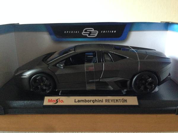レア 希少 マイスト Maisto 1/18 Lamborghini REVENTON ガンメタ