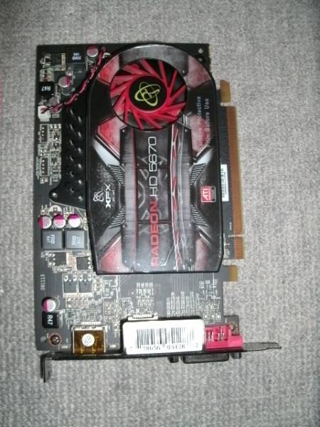 XFX Radeon HD 5670 DirectX 11 HD-567X-YN　ビデオカード　_実物画像です。