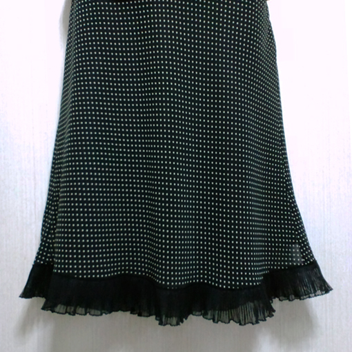 黒のキャミソール（M）＆黒白・水玉模様のスカート（9号）_画像2