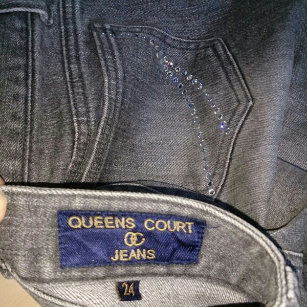 QUEENS COURT JEANSクイーンズコート24ジーンズラインストーン付