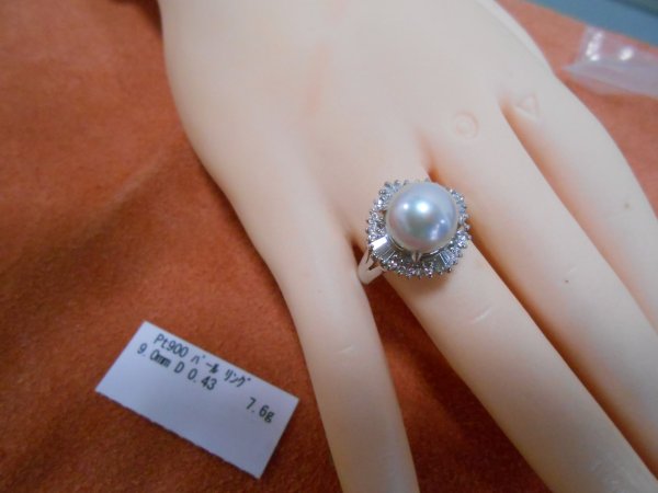 きれいなアコヤ真珠のリングです。