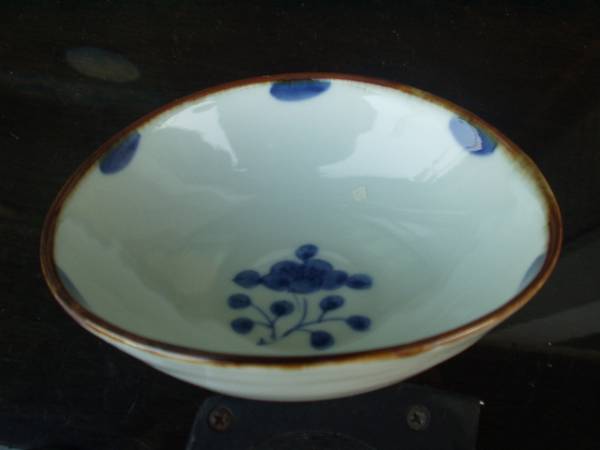  Arita * wave . see * hand ..* hand .. author *.. kiln blue and white ceramics . flower deformation small bowl 1 piece 