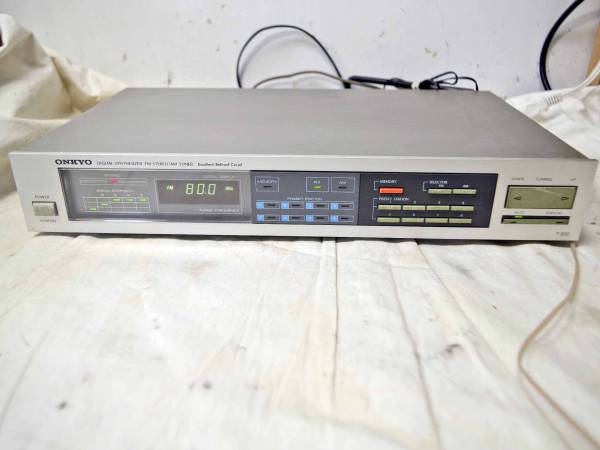 ☆オンキヨー FM STEREO/AMチューナー T-890☆A-1_画像1