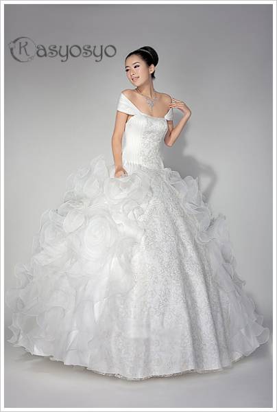 【KASYOSYOブライダル】オーダー新作即決 ウエディングドレス 婚礼衣装　ホワイトカラードレス
