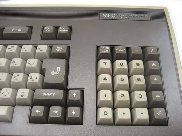 ★美品　初代NEC PC-8801　 パソコン 本体＋キーボード_画像3