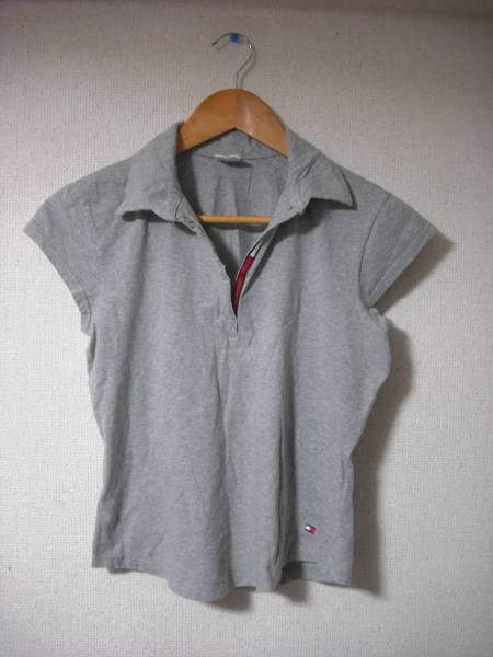 洋服：tommy　jeans　EST.1985　サイズはM