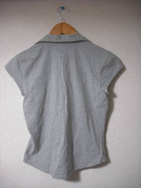 洋服：tommy　jeans　EST.1985　サイズはM