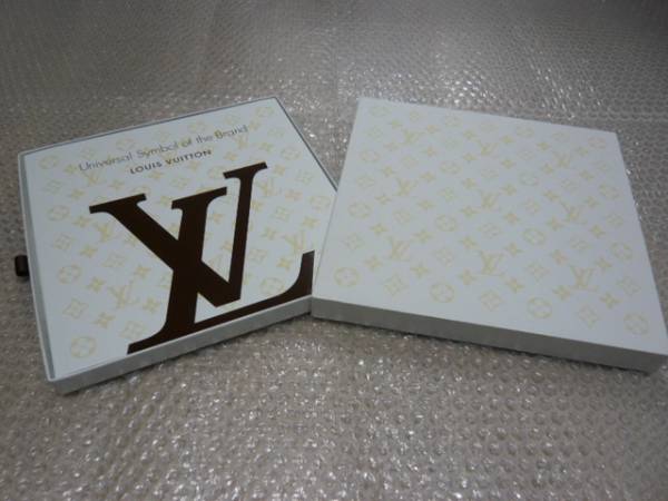 ルイ?ヴィトン【公式ヒストリー寫(xiě)真集】BOXケース付★珍品多數(shù)