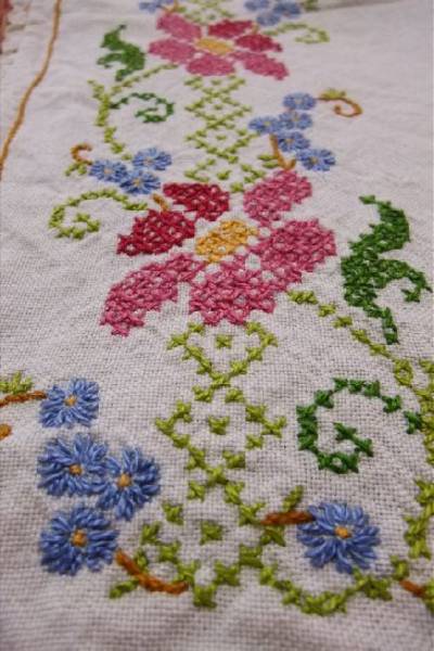  Northern Europe Cross stitch embroidery. table runner floral print hand made 