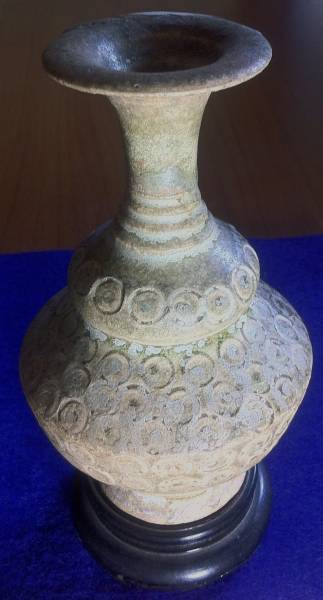 唐朝期　楼蘭　舎利塔形　花入　仏教美術　陶磁器研究