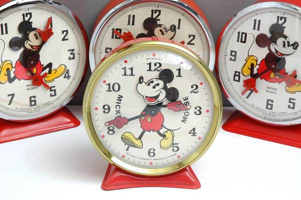  быстрое решение Mickey Mouse колеблющийся глаз ... часы * пирог I * Disney 