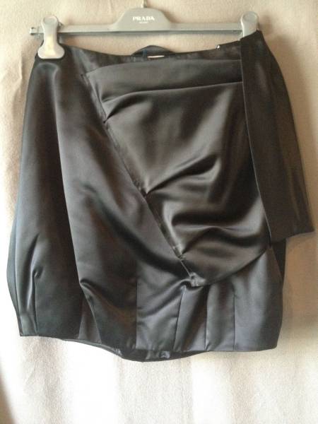新品 極上 プラダ 優(yōu)美 ライン シルクリボン スカート 42 PRADA 黒 ブラック