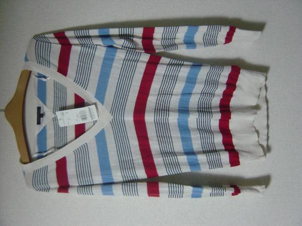 TOMMY　HILFIGER　サイズは００２