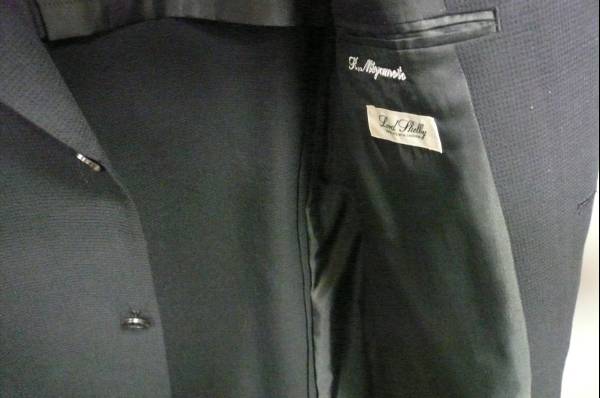 日本製　シングジャケット　背抜き　３ボタン　ノーベント　黒_画像2