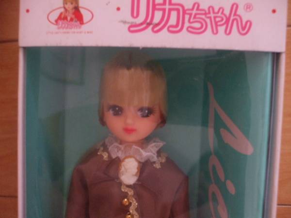 国内外の人気！ リカちゃん　ドール　白箱　クラシックドレス 人形