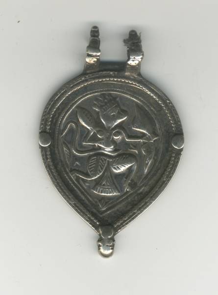 インド　銀のお守り　ペンダント　19世紀 アンティーク シルバー