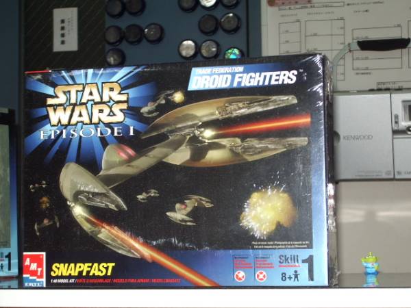 SW.の空中戦シーンが呼び起こされます。