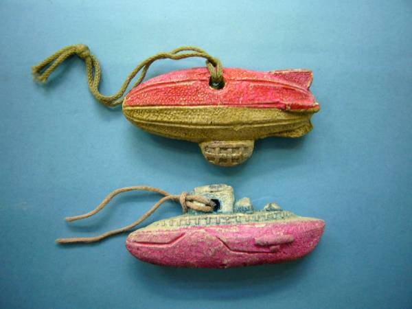  war front [ roasting thing * flight boat * army .?. water .? netsuke * purse decoration 2 point set ]