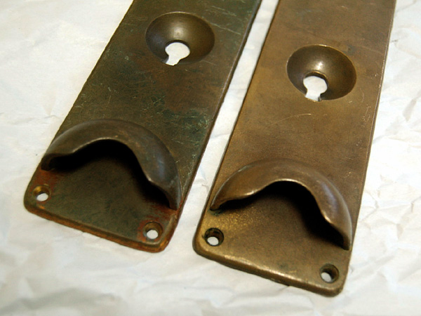 S573 珍品 古い真鍮製プレート 押しドア用金具 鍵穴付き アンティークパーツ 工房アトリエ工業系インダストリアル