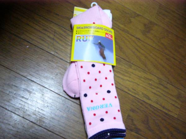 女児　女の子　雪用ハイソックス　布地厚くて防寒用　水玉柄の白ピンクが2足　23～25cm　アクリル&ナイロン&ポリウレタン　未使用　日本制